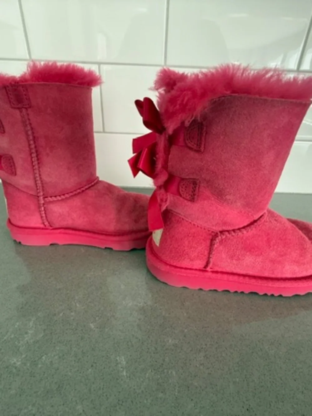 Kids UGG Bailey Bow Pink Toddler Size 11 Suede Sheepskin Winter Warm Boots